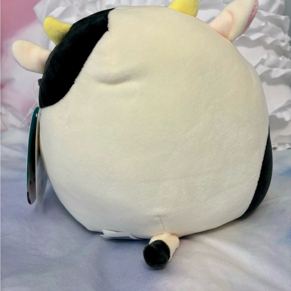 BNWT Connor the Cow Squishmallow - Picture 3 of 4